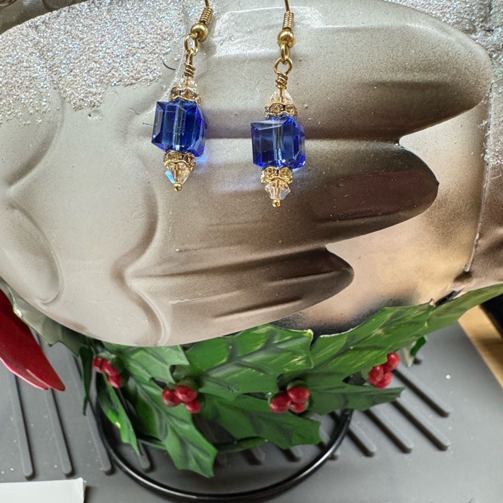 September Birthday 🎂 Sapphire Swarovski and Gold Earrings 2/$22